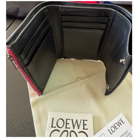 Loewe Repeat Anagram Leather Tri-Fold Wallet Black & Pink*Snap*Dustbag*Cards - Picture 7 of 7